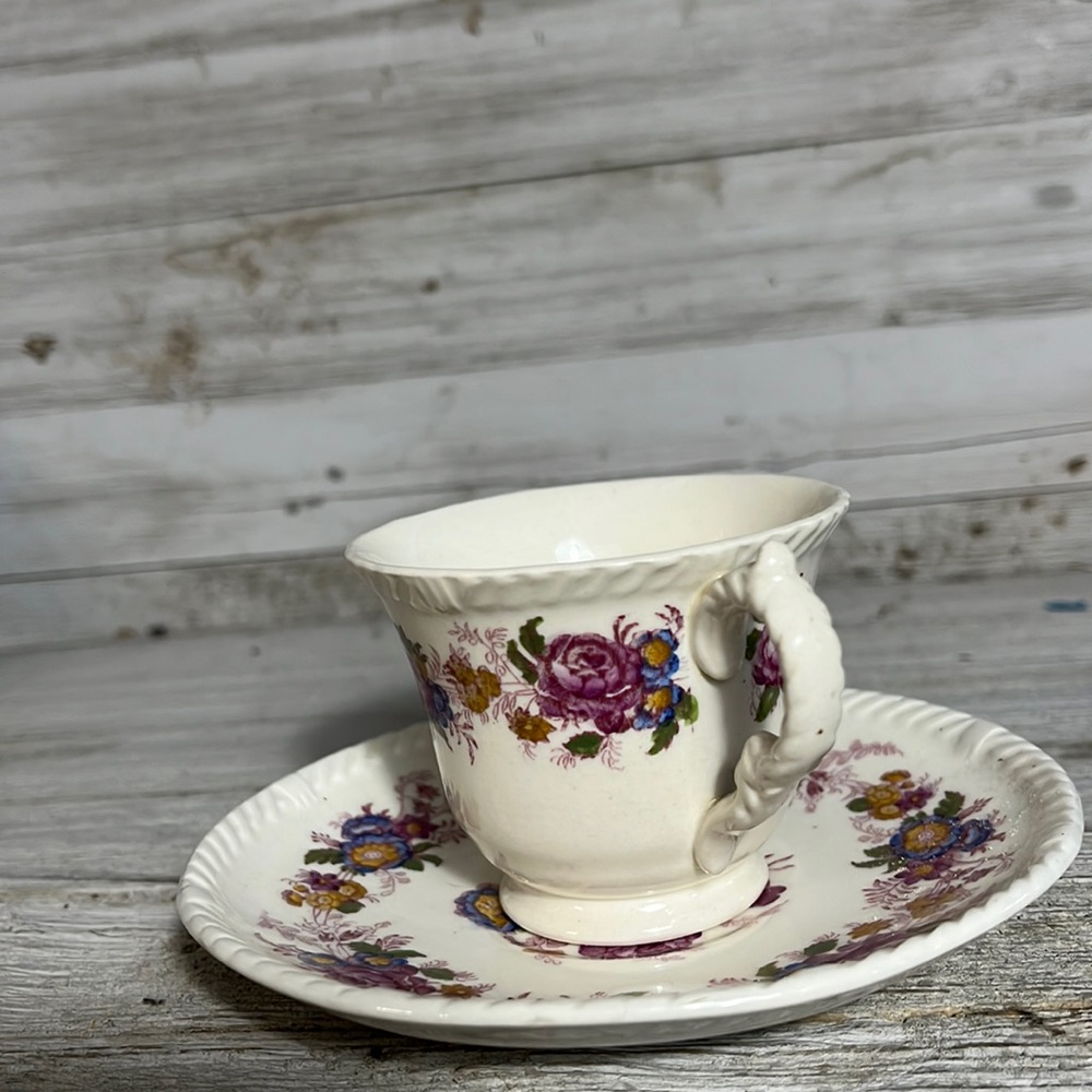 Trentham
by ROYAL CAULDON cup and saucer